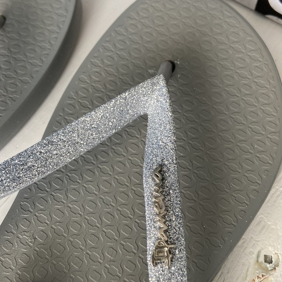 Ipanema sparkly grey flip flops - Picture 1 of 4